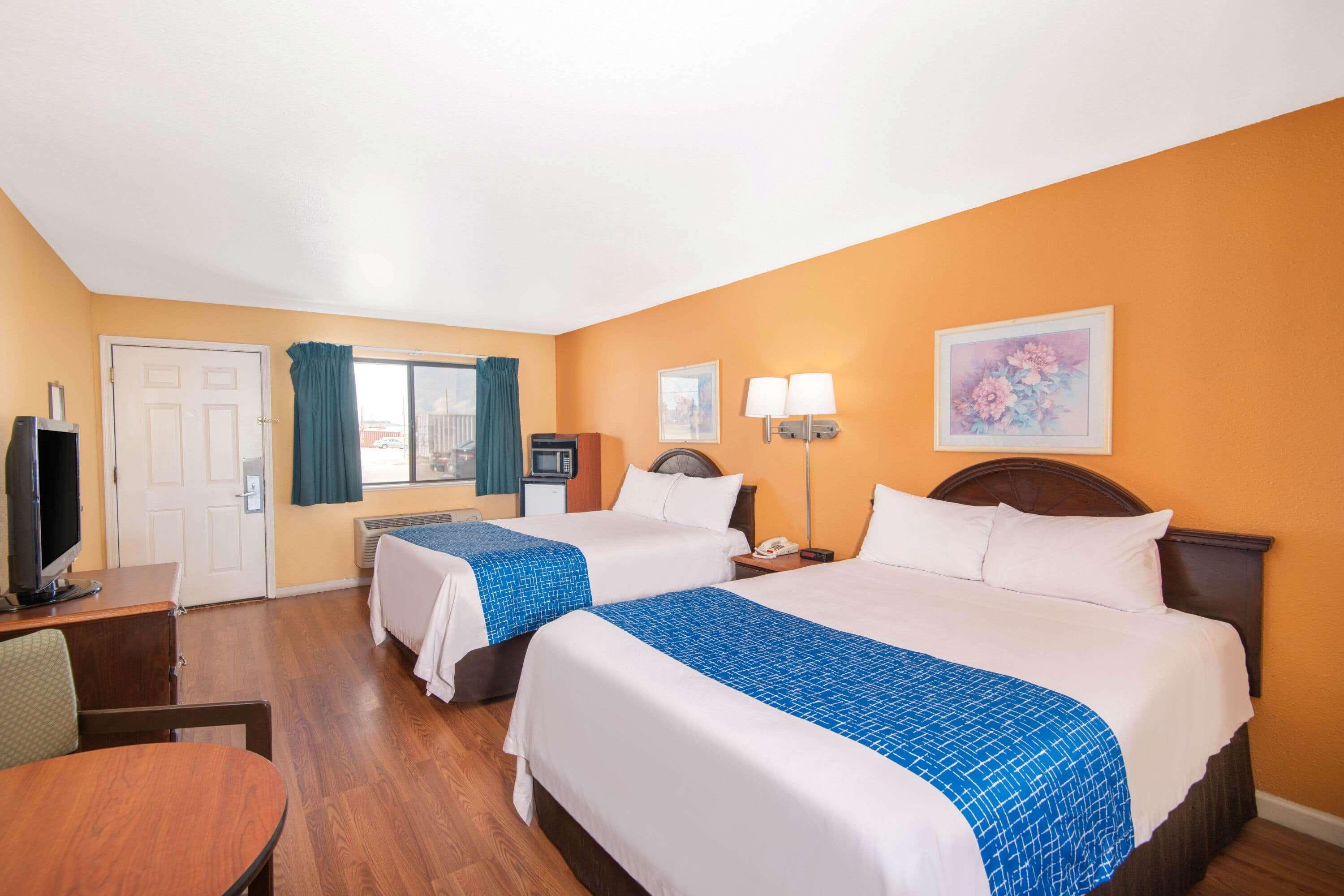 Travelodge By Wyndham Kingman Exterior photo
